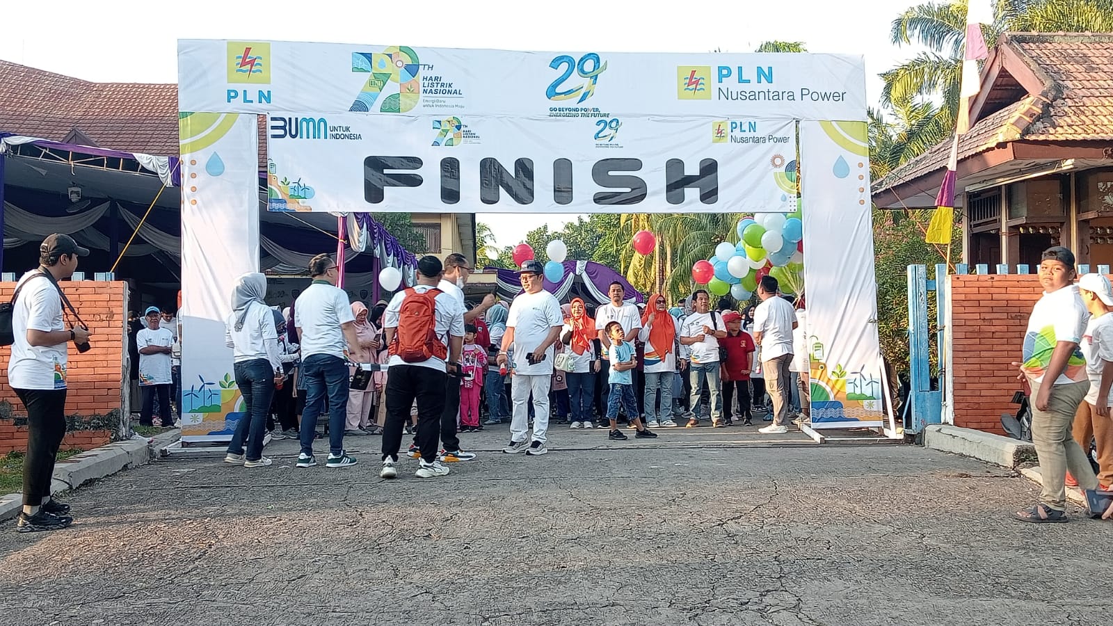 PLN Nusantara Power UP Bukit Asam meriahkan Hari Listrik Nasional ke-79 Dan Anniversary PLN Nusantara Power Ke 29 dengan jalan sehat